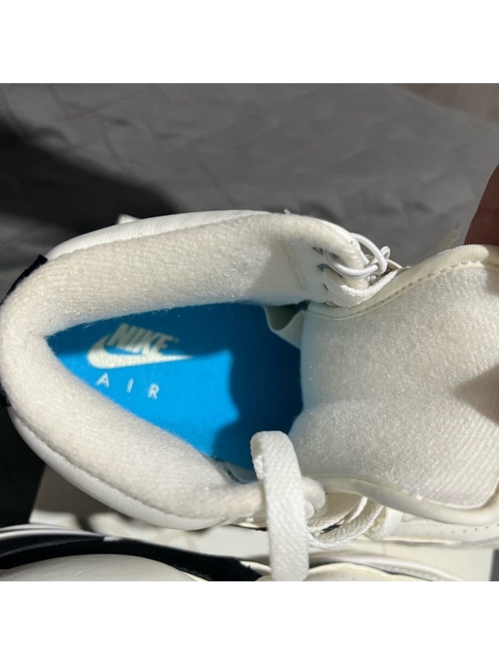 BNWT Womens AIR JORDAN 2 Retro - Picture 13 of 14